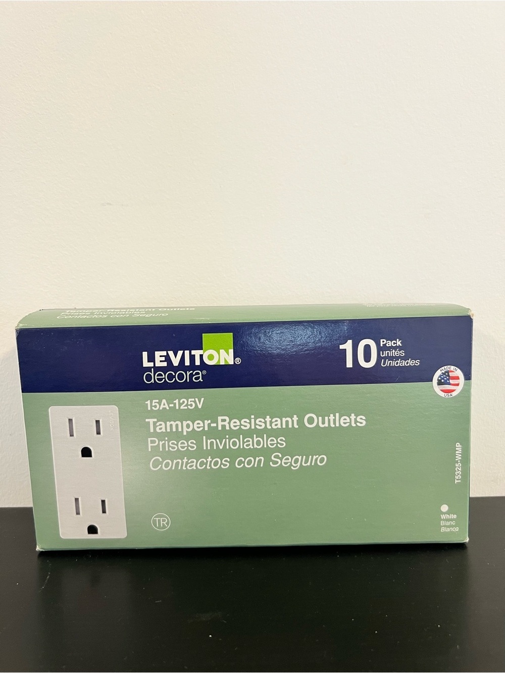 Leviton Decora 15A Tamper-Resistant Outlet, White (10 Pack)